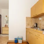 1 Bedroom Cozy In