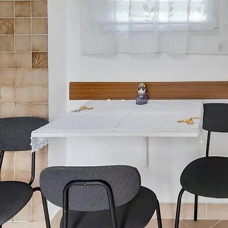 1 Bedroom Cozy In Apartamento Gabonjin