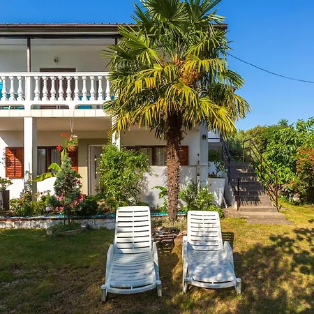 1 Bedroom Cozy In